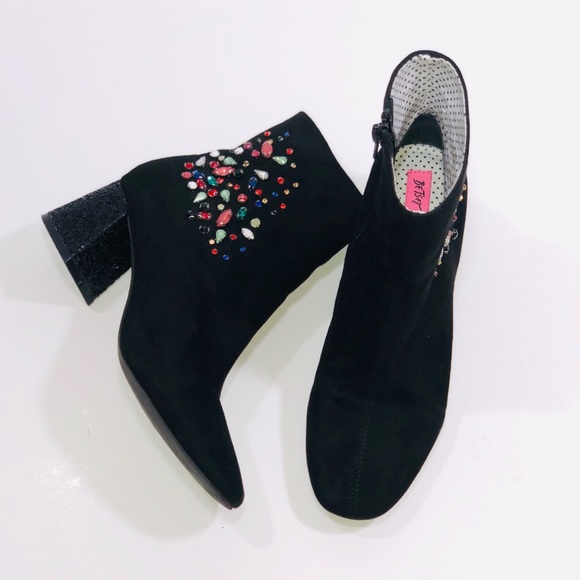 Betsey Johnson Shoes - BETSEY JOHNSON Lea Ankle Booties size 6.5